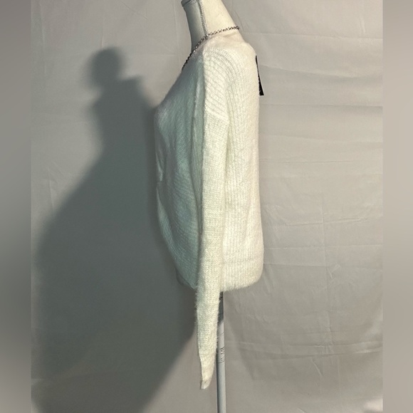 Sweater - Picture 3 of 6